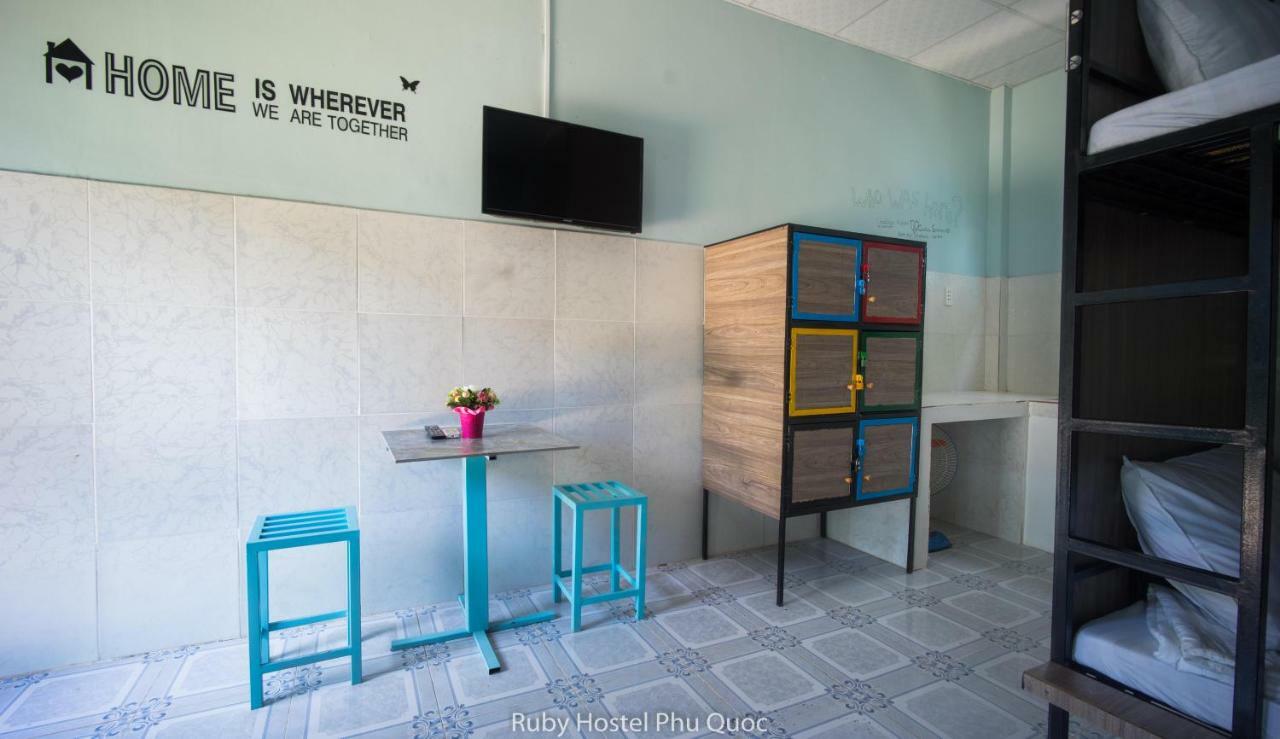 Ruby Phu Quoc Hostel Esterno foto