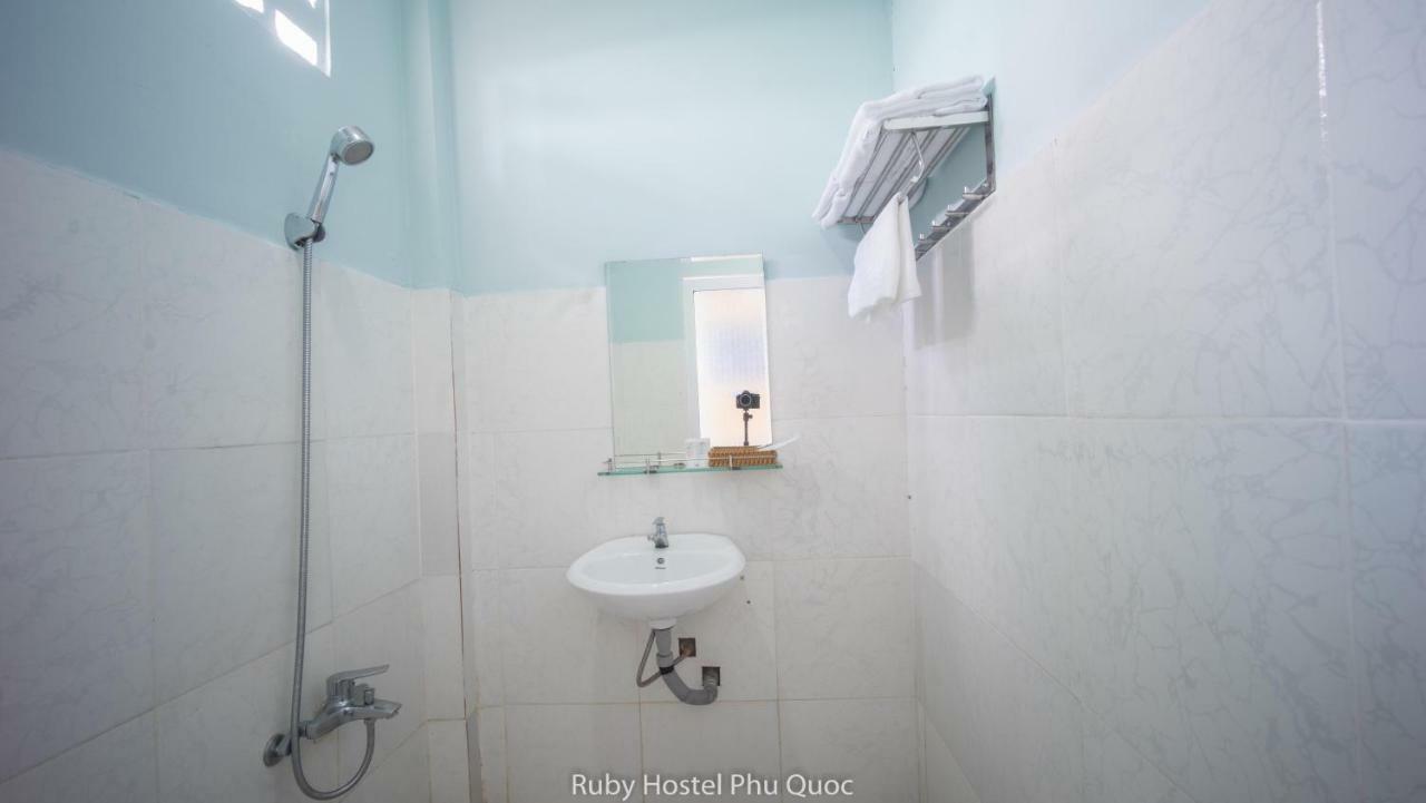 Ruby Phu Quoc Hostel Esterno foto