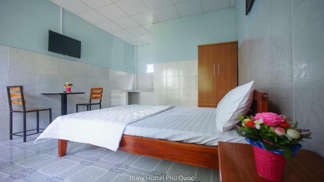 Ruby Phu Quoc Hostel Esterno foto